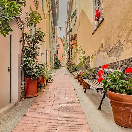 The Historic Oil Mill- Romantic Retreat Apartment *