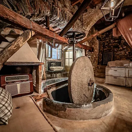 The Historic Oil Mill- Romantic Retreat Apartment