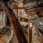 The Historic Oil Mill- Romantic Retreat