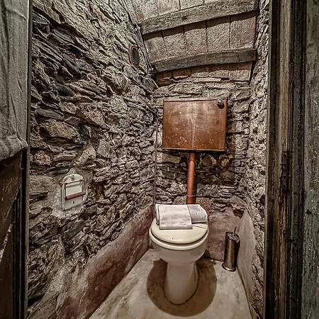 The Historic Oil Mill- Romantic Retreat Apartament *